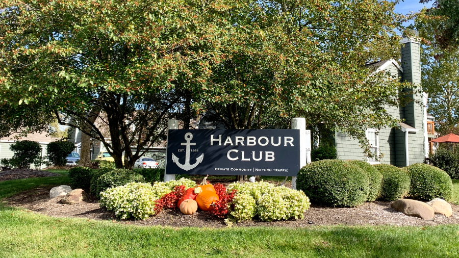 Harbour Club Condos South Entrance Sign